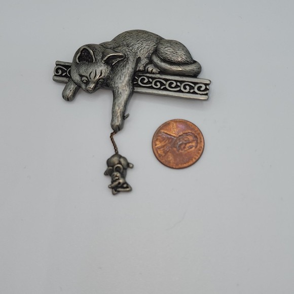 Jonette Jewelry Co. Pewter Kitty Cat & Mouse Brooch Pin - Picture 3 of 4